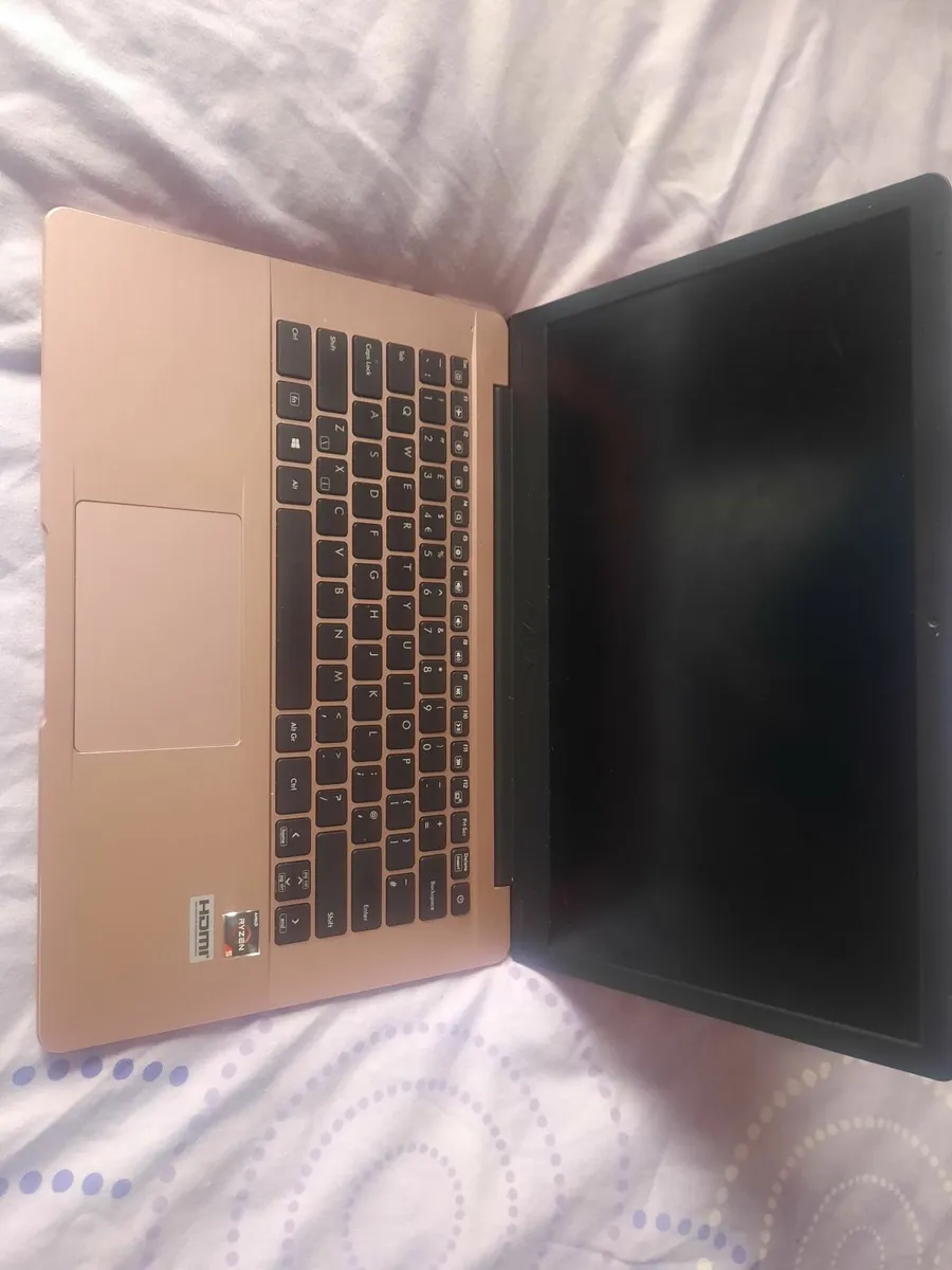 Laptop - Image 3