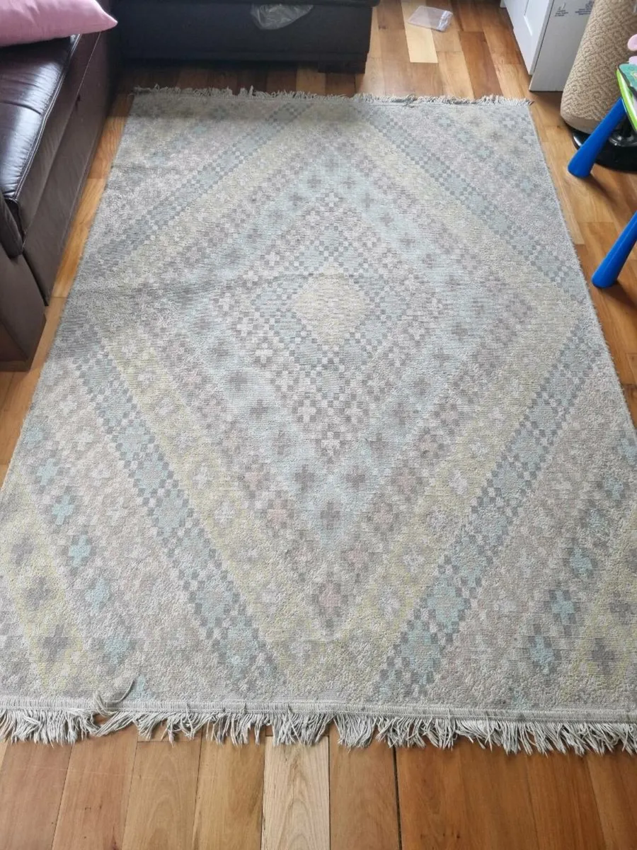 Large Rug - Image 1