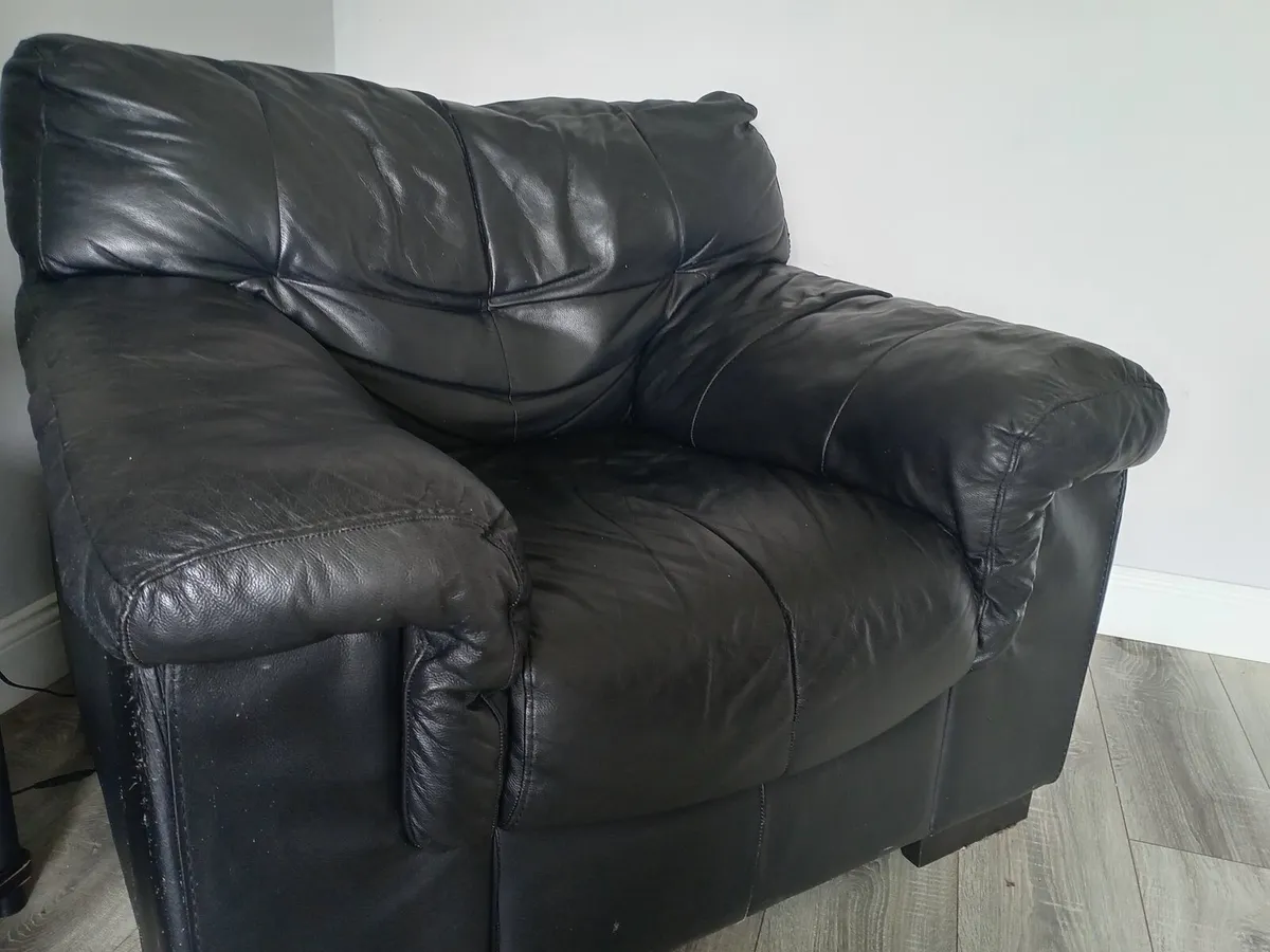 2 seater + armchair - Image 4