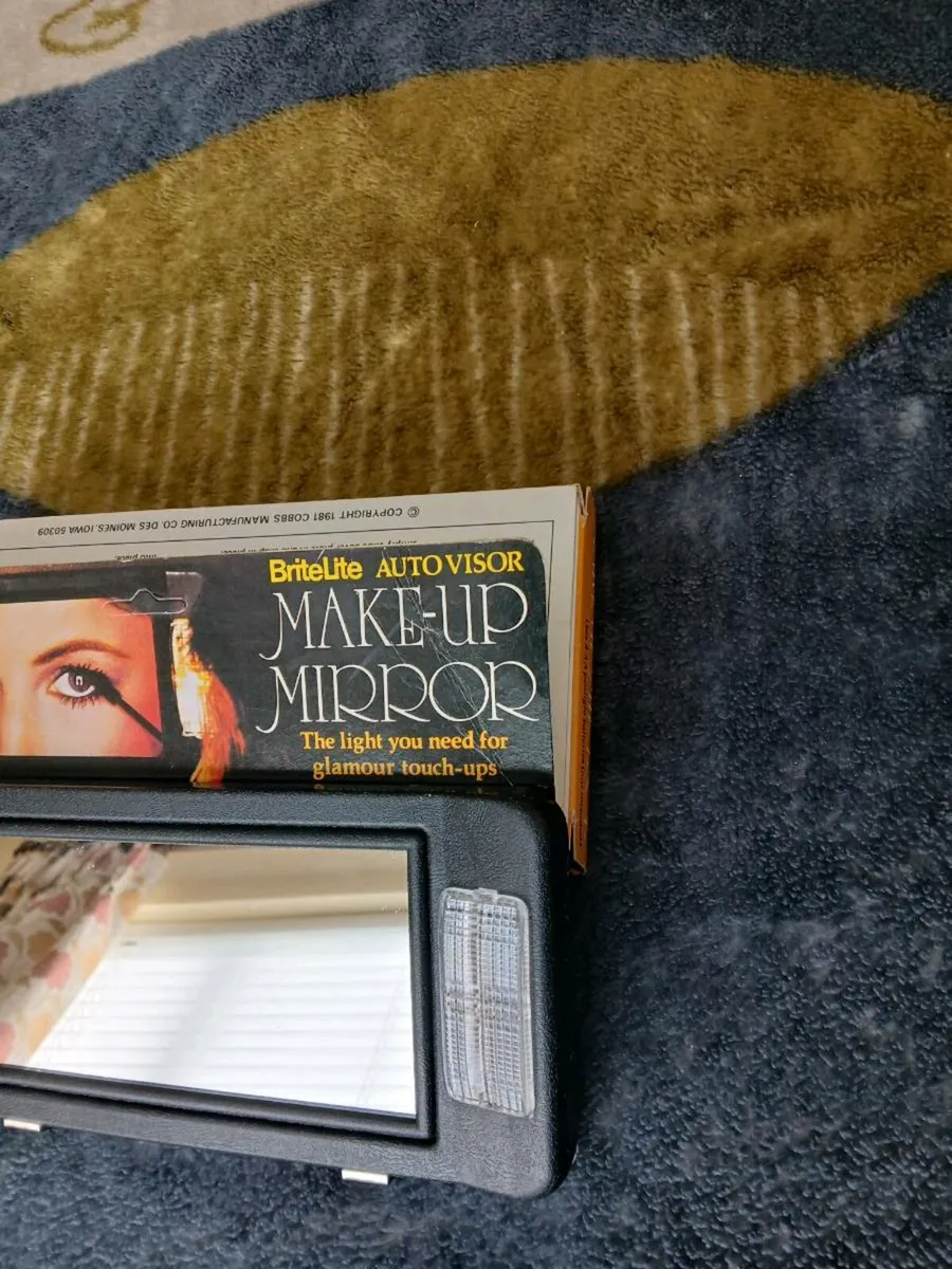 Visor make up mirror. - Image 3