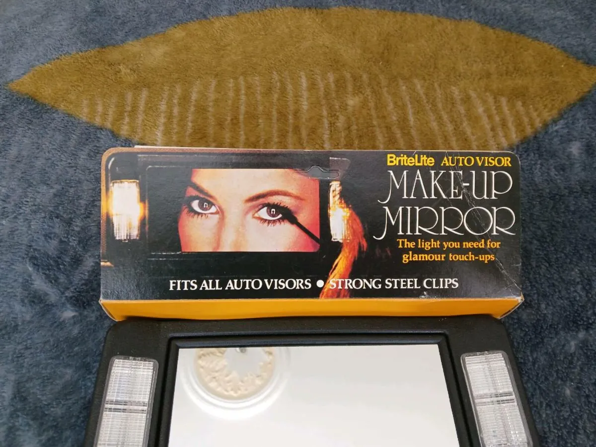 Visor make up mirror. - Image 4