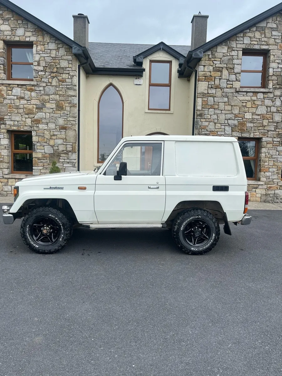 Toyota Land Cruiser - Image 2