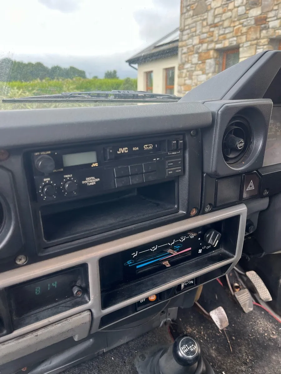 Toyota Land Cruiser - Image 3