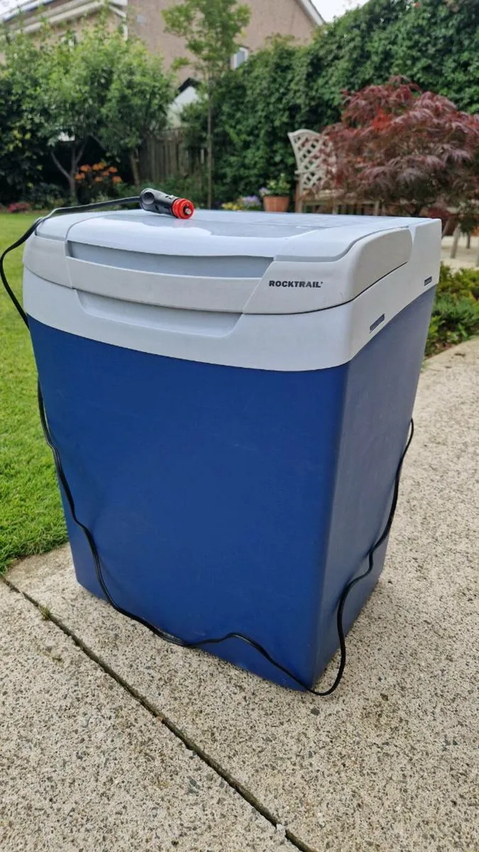 Electric Cooler box - Image 1