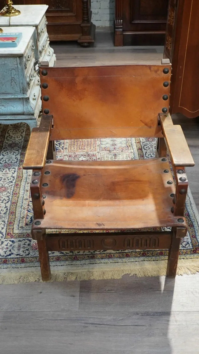 🇪🇸 Vintage Spanish Leather & Wood Armchair - Image 2