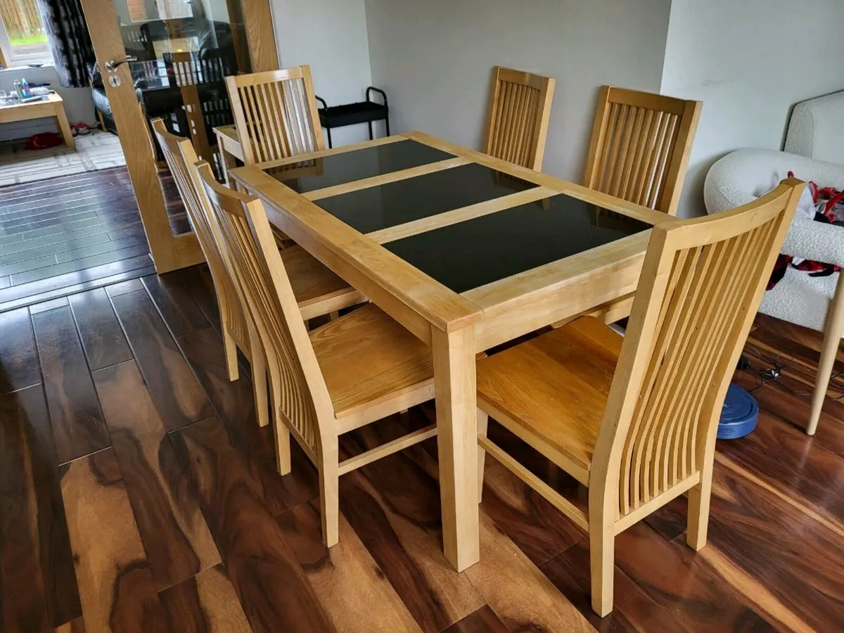 Kitchen table - Image 1