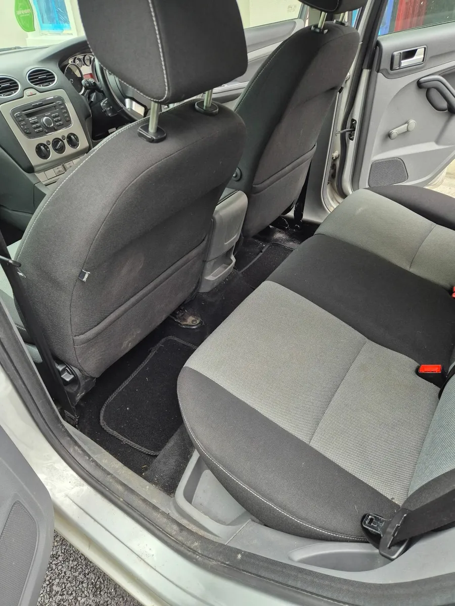 Ford Focus 2011 - Image 3