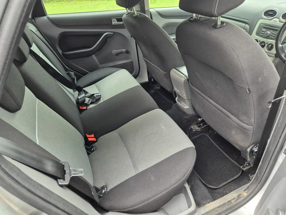Ford Focus 2011 - Image 4