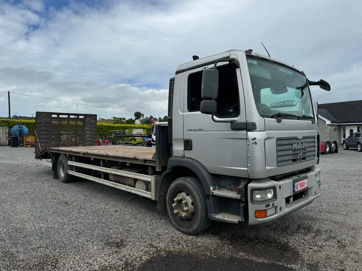 2008 man 15 240 beavertail - Image 1