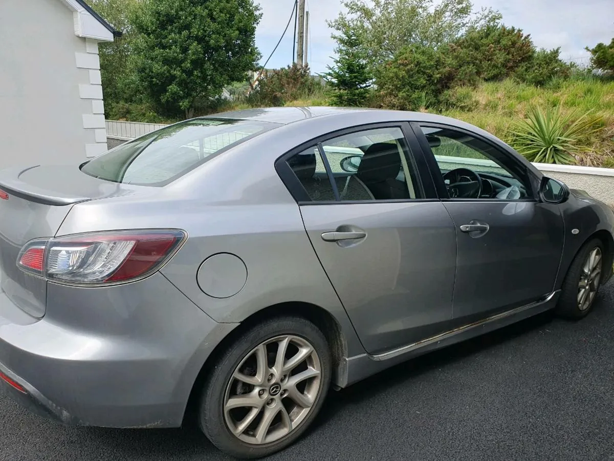 2013 Mazda 3 Sport - Image 3