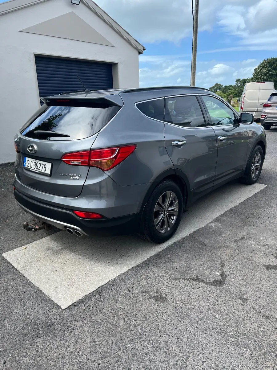 Hyundai Santa Fe 2012 - Image 4