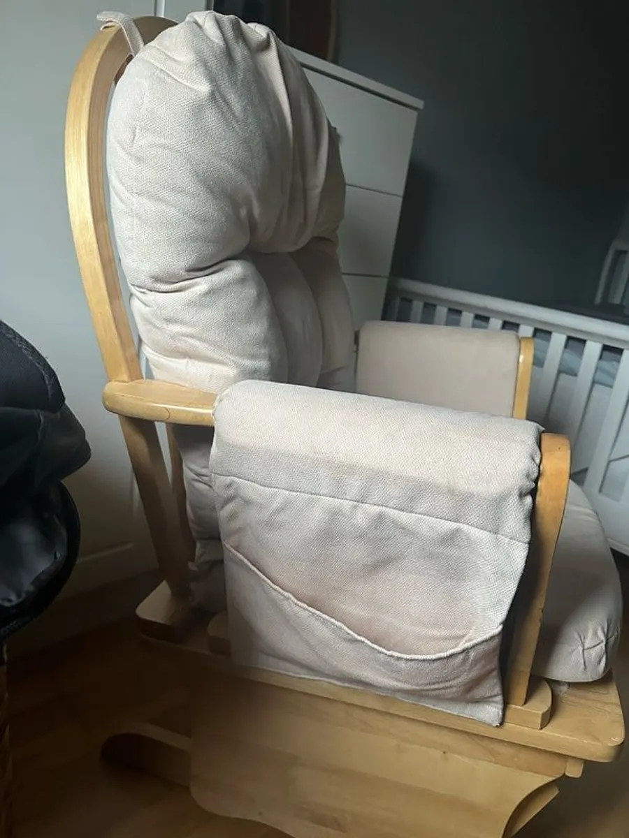 Babylo Nursing Chair & Footstool - Image 3
