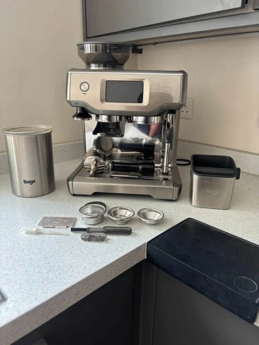SageThe Barista Touch SES880BSS Coffee Machine - Image 2