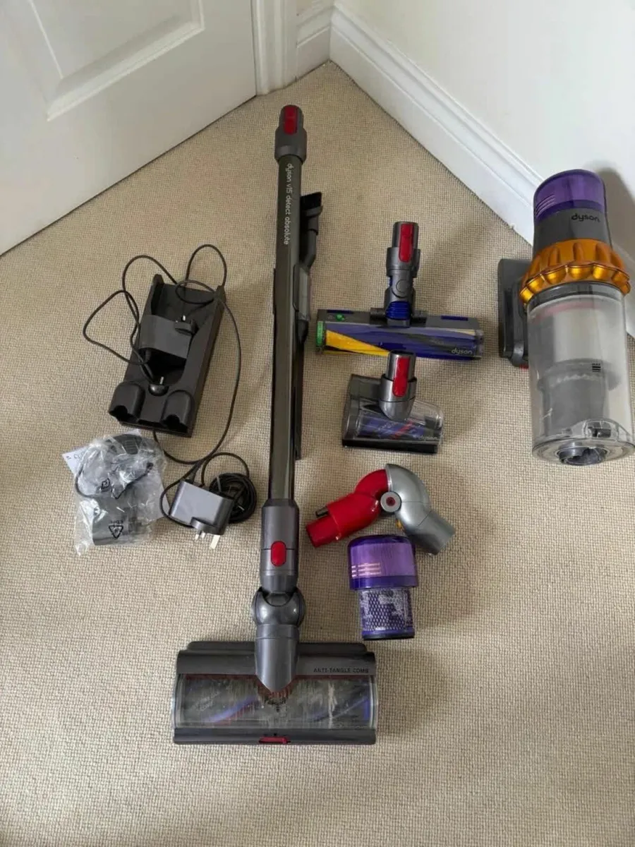 Dyson V15 Detect™ Absolute Cordless Vacuum Cleaner - Image 1