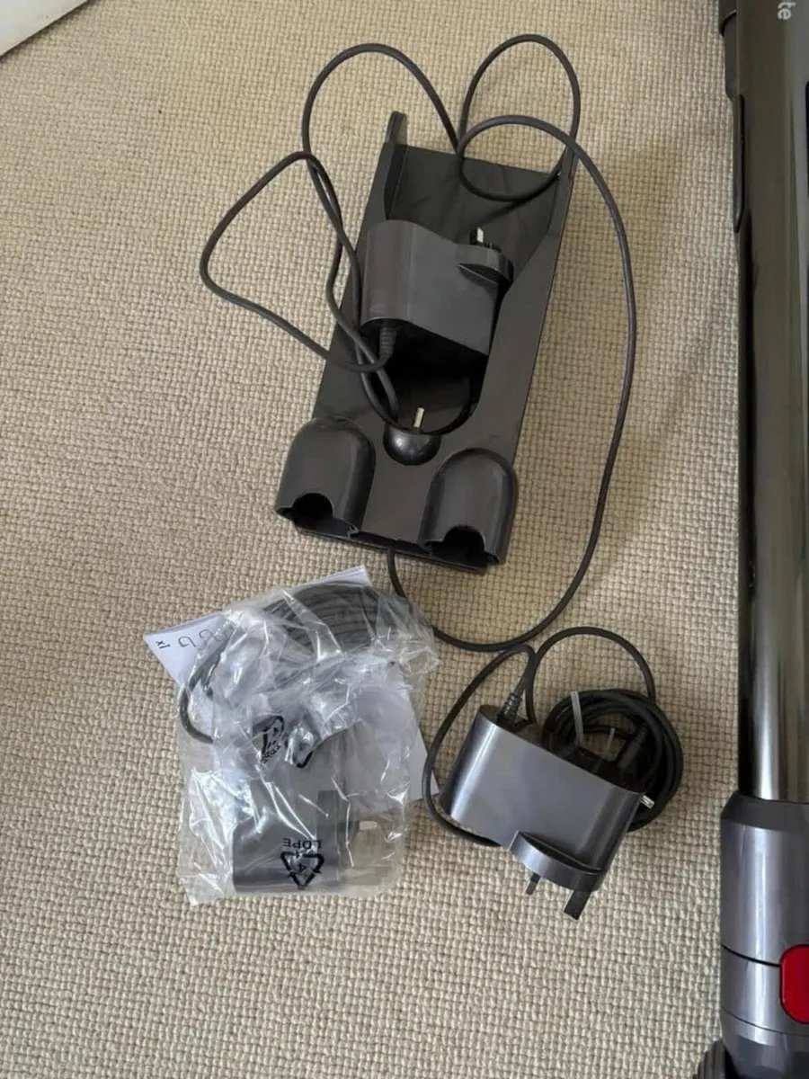 Dyson V15 Detect™ Absolute Cordless Vacuum Cleaner - Image 3