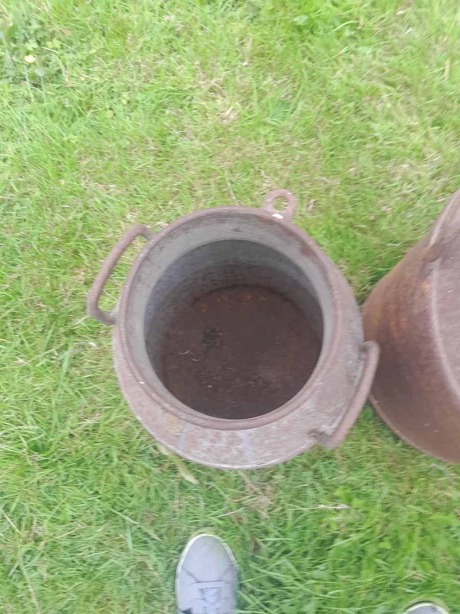 Two vintage steel milk cans - Image 2