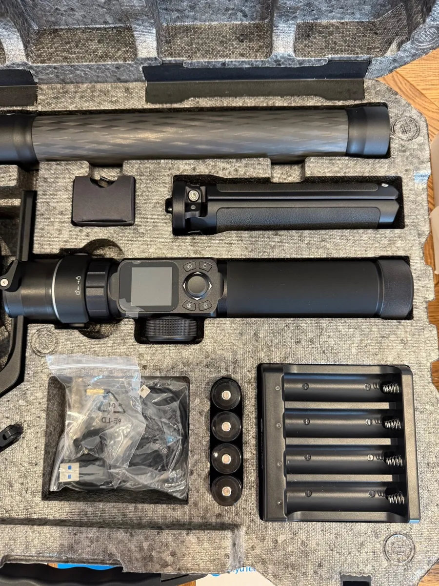 Feiyu Tech AK4500 3-Axis Gimbal Stabilizer - Image 4
