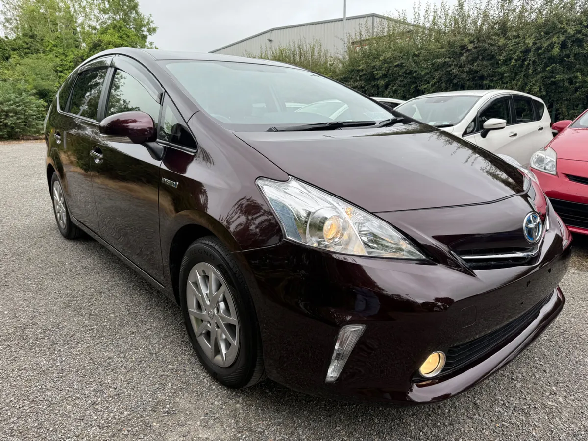 Toyota Prius 7 seats, 67800km!!! - Image 1