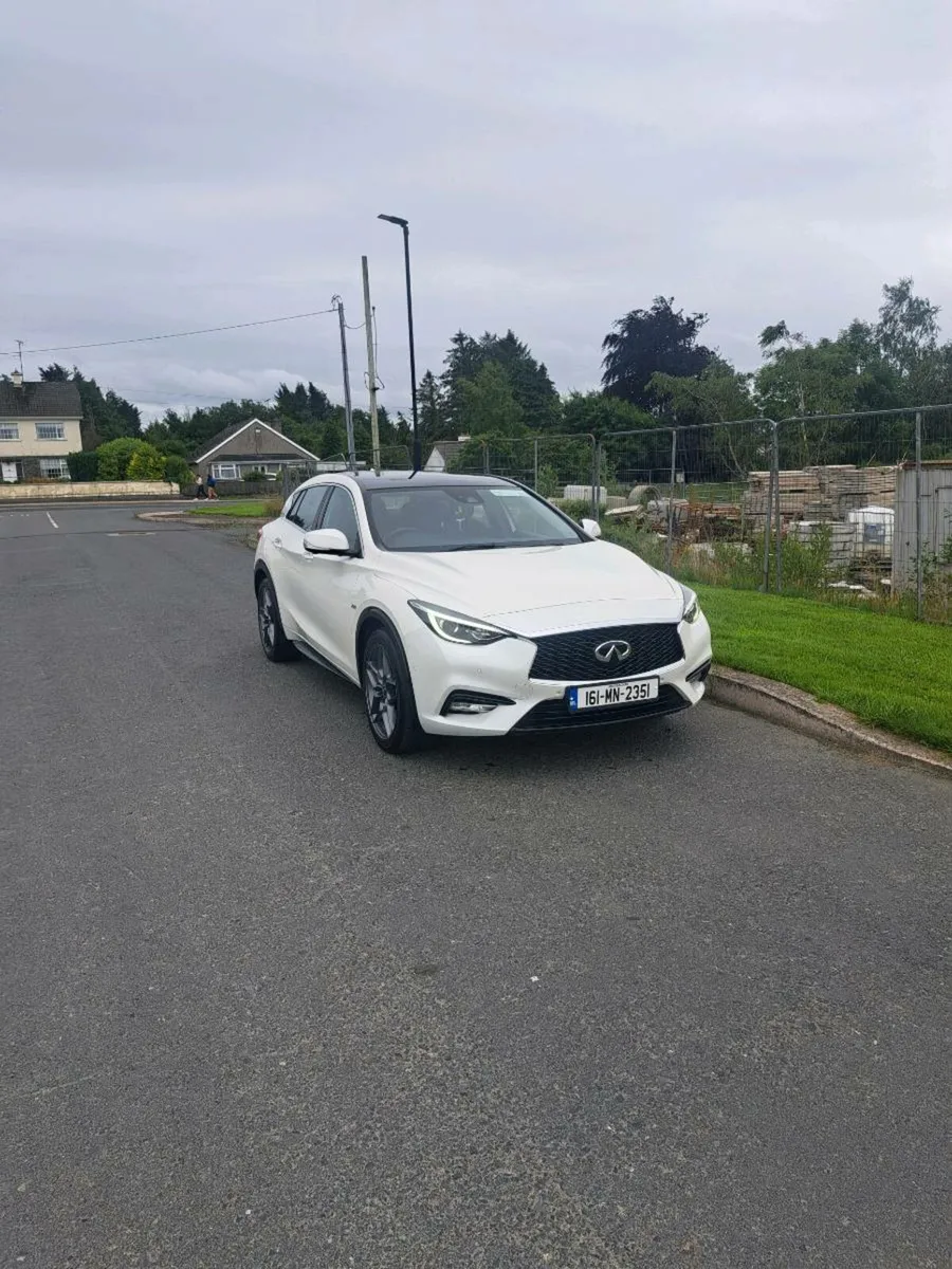 Infiniti Q30 Premium 2.2d automatic - Image 1