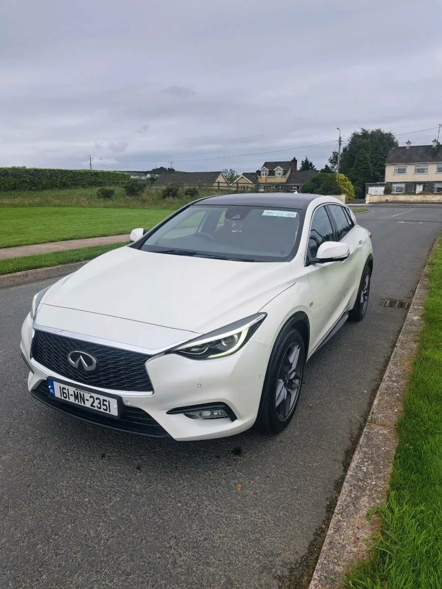 Infiniti Q30 Premium 2.2d automatic - Image 2