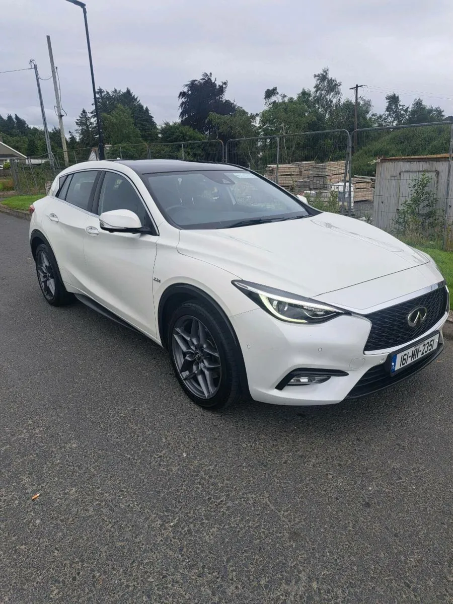 Infiniti Q30 Premium 2.2d automatic - Image 3
