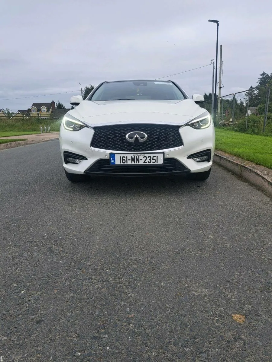 Infiniti Q30 Premium 2.2d automatic - Image 4