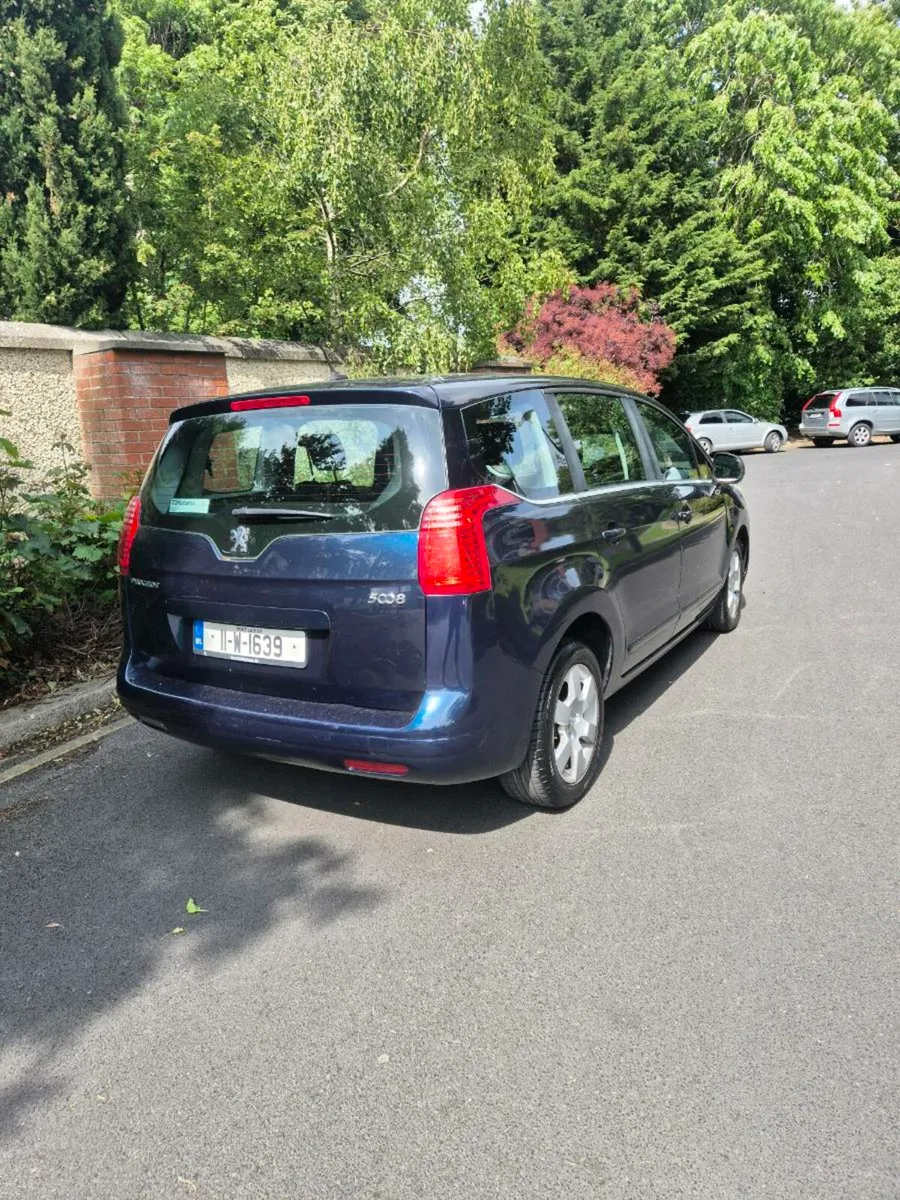 Car - Image 1