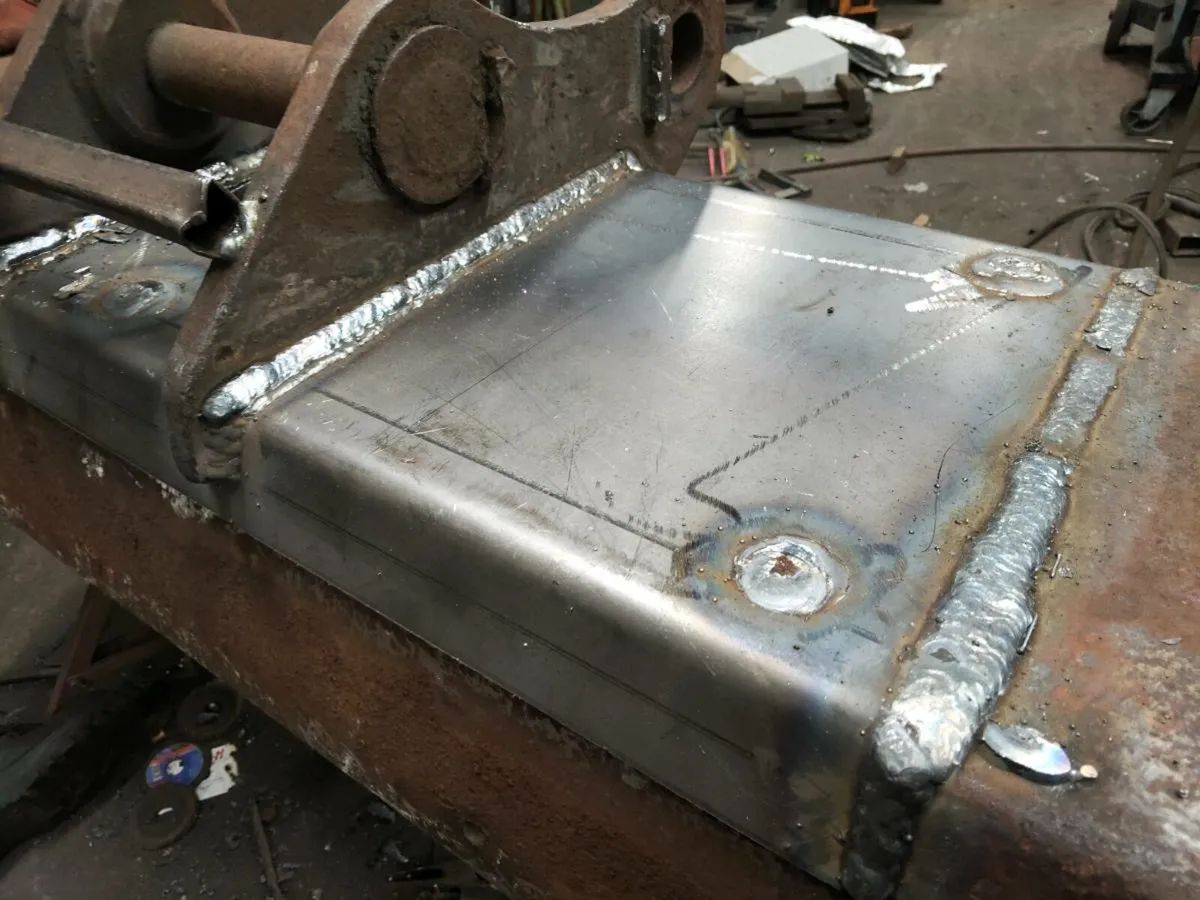 5 foot ditching bucket on 45mm pins - Image 2