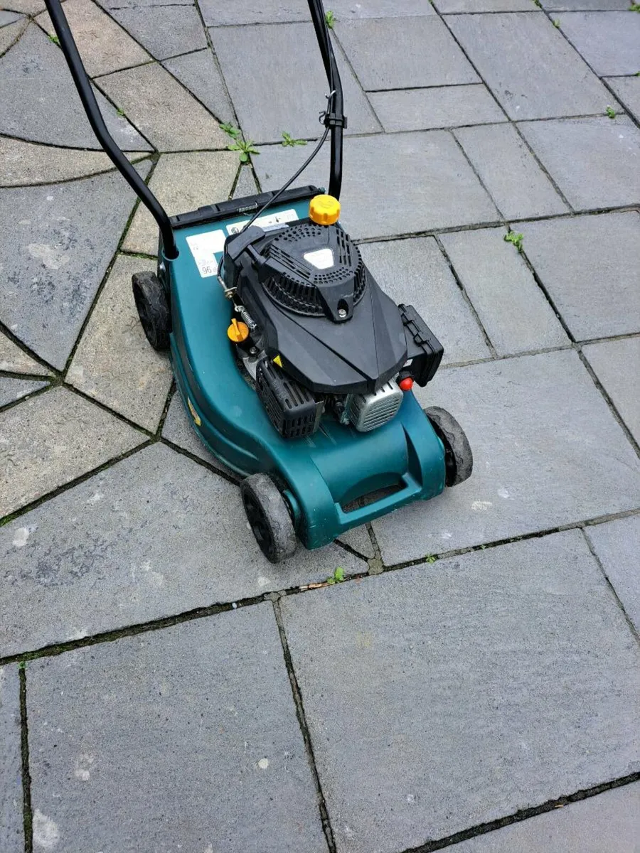Lawn mower - Image 1
