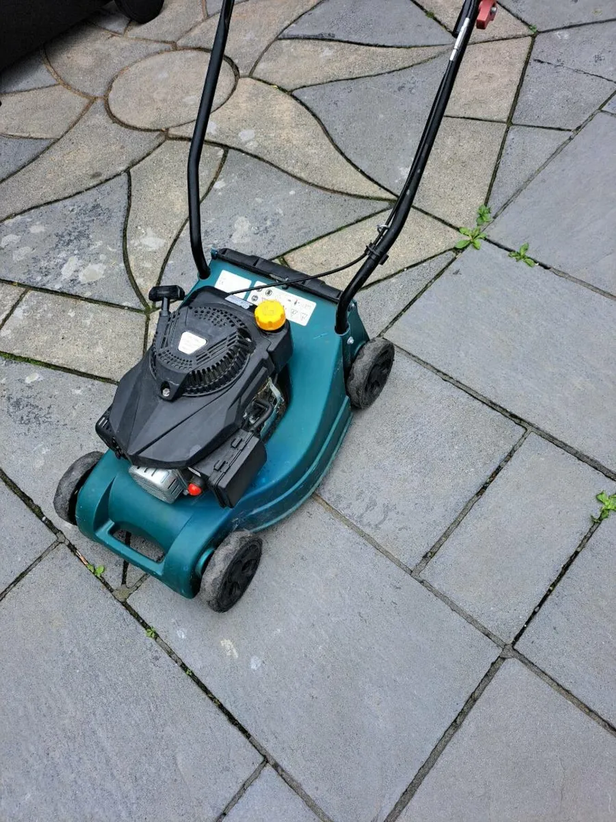 Lawn mower - Image 2