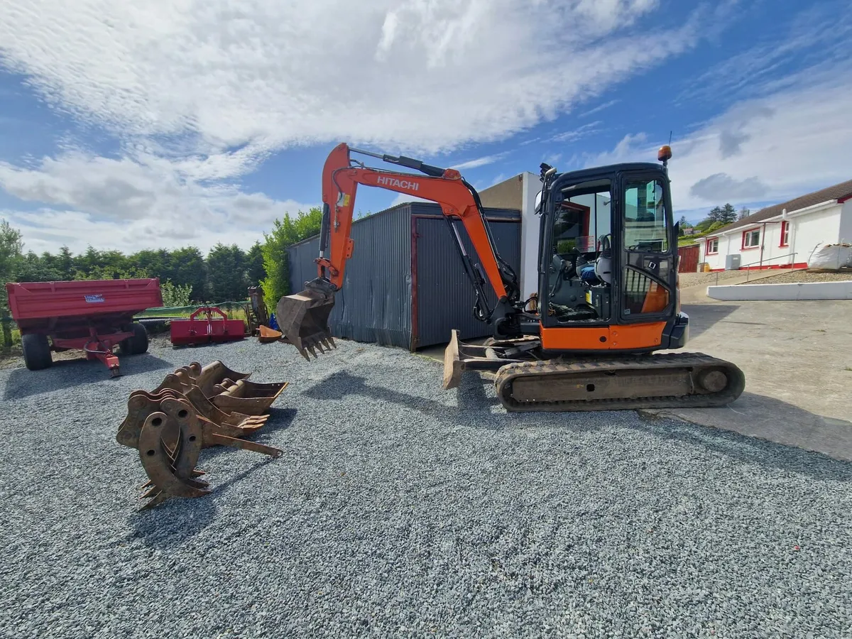 2018 Hitachi 55u - Image 1