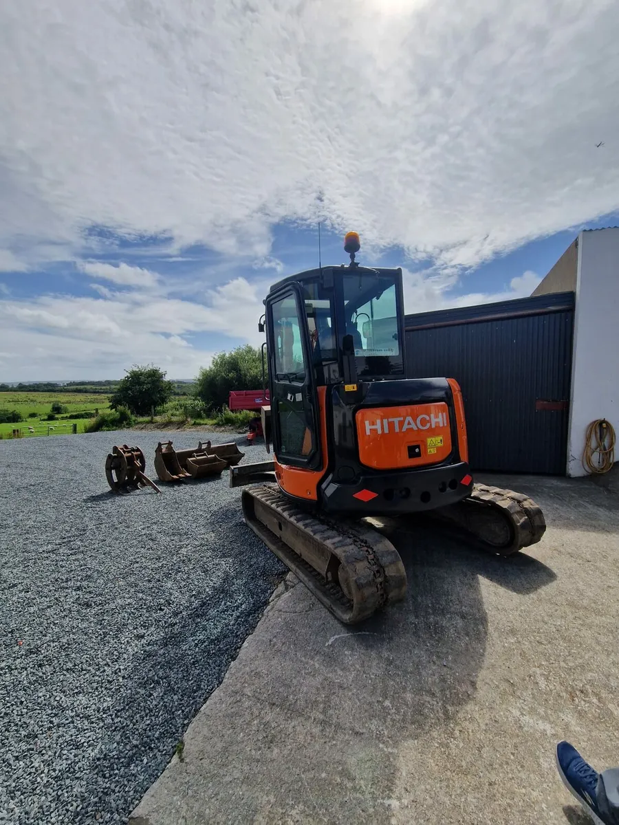 2018 Hitachi 55u - Image 2