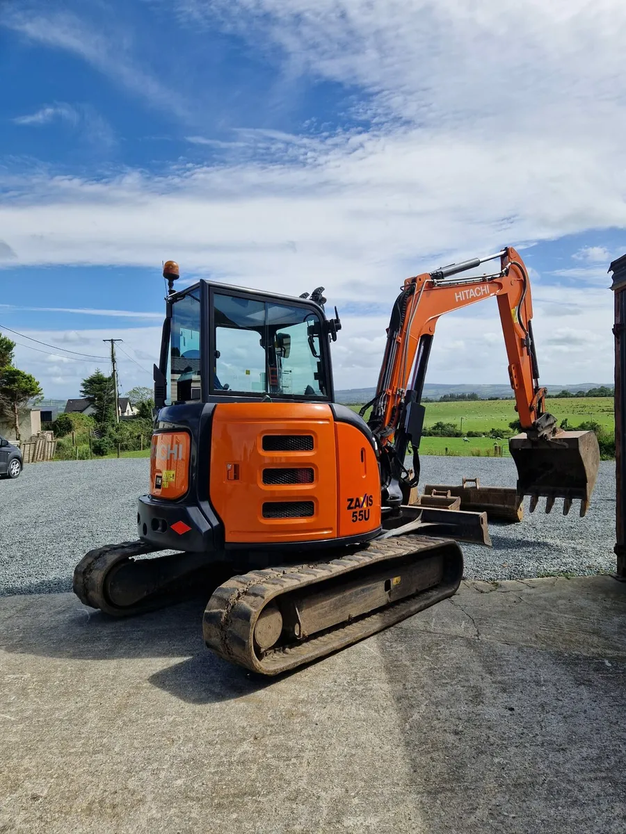 2018 Hitachi 55u - Image 3