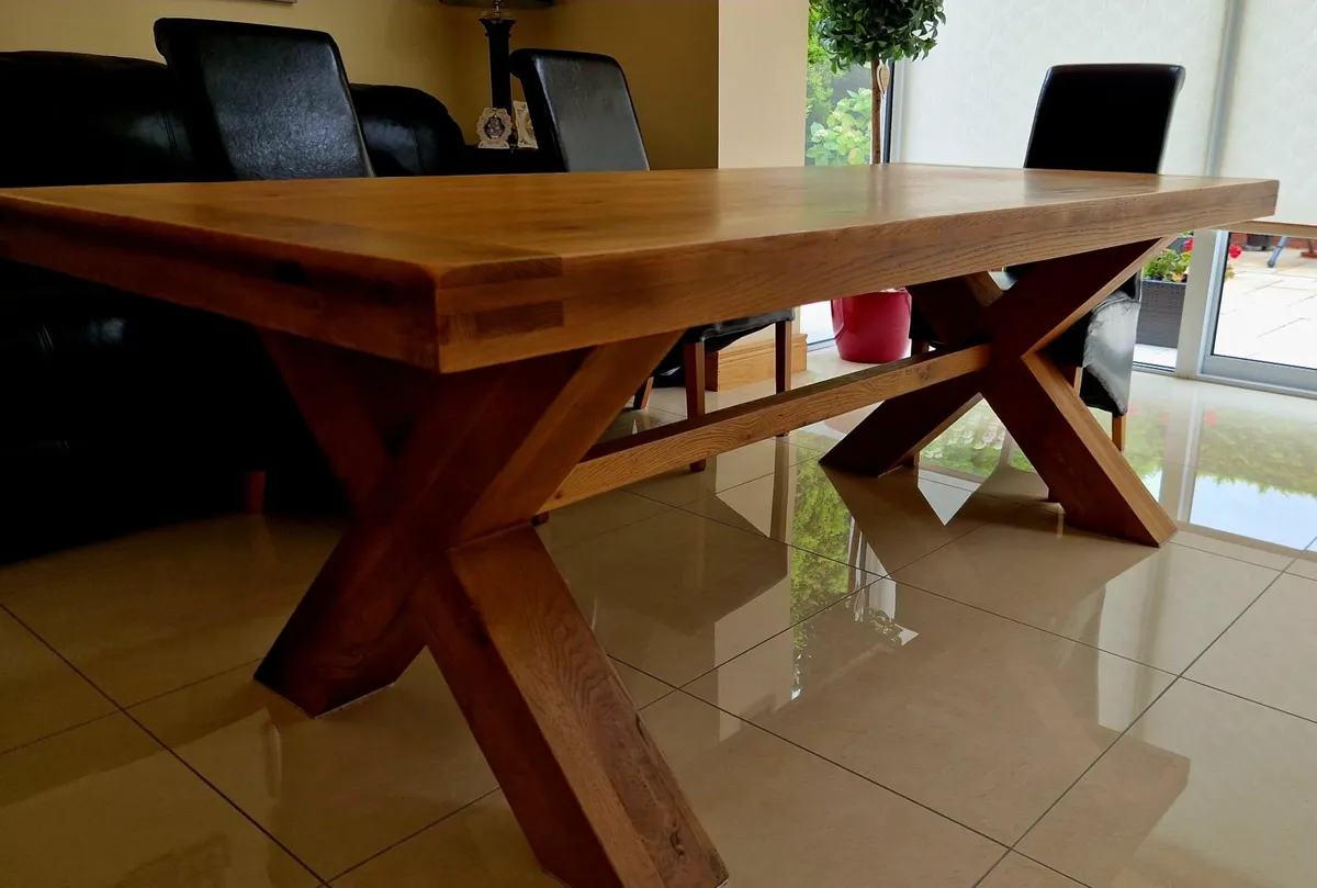 Oak Dining Table and 6 High Back Leather Chairs - Image 2