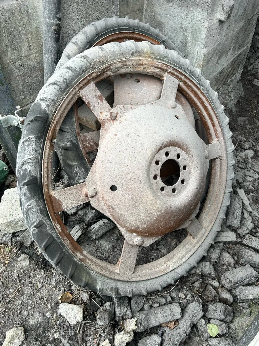 Ferguson 20 Row Crop Wheels - Image 2