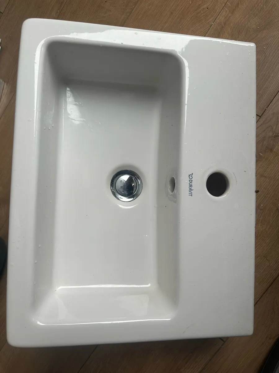 Durvait bathroom sink - Image 1