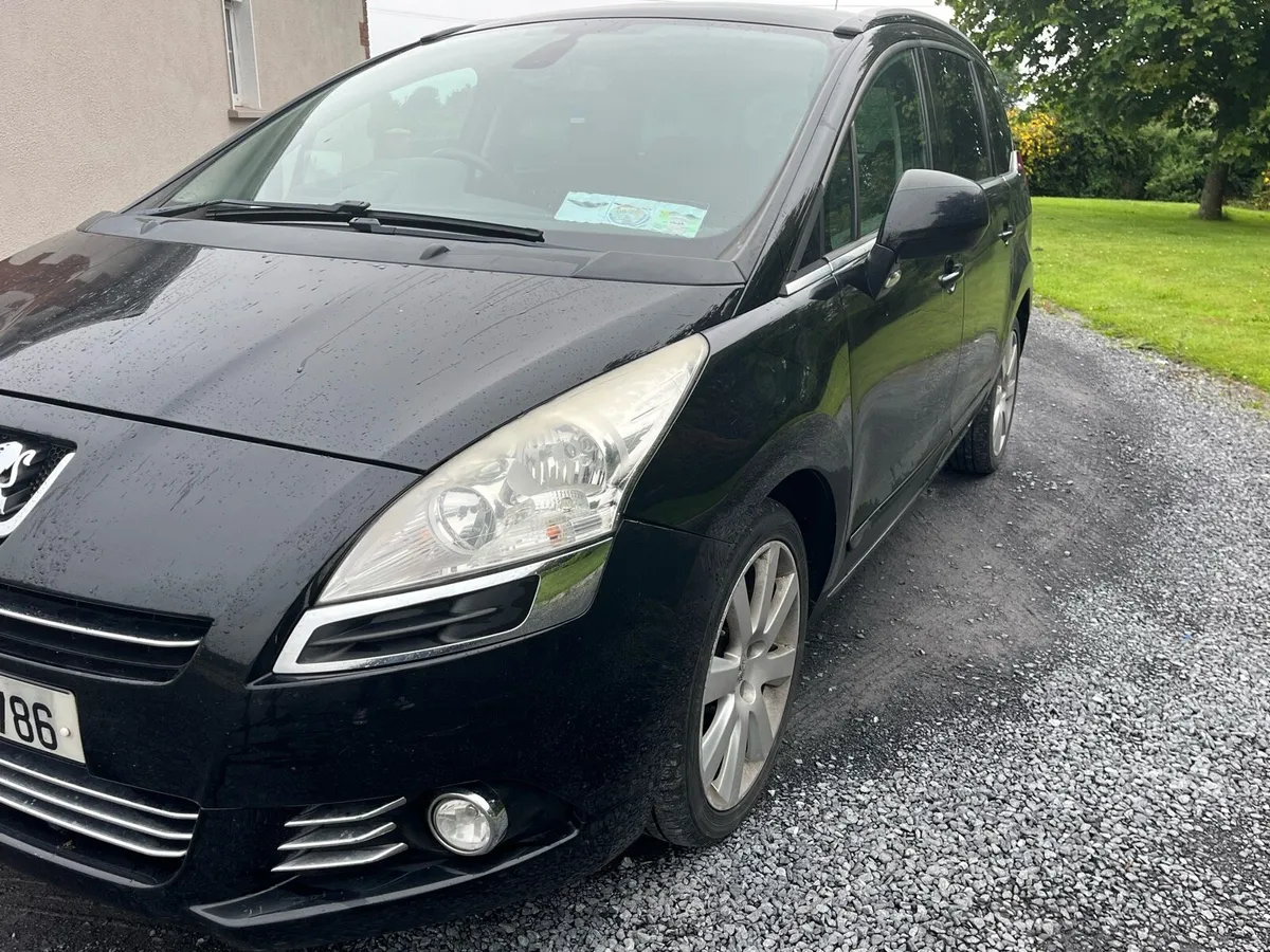 Peugeot 5008 HDI Automatic - Image 2