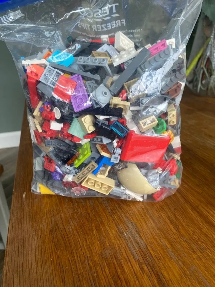 Bags of mixed lego blocks each bag is 1 kg - Image 2