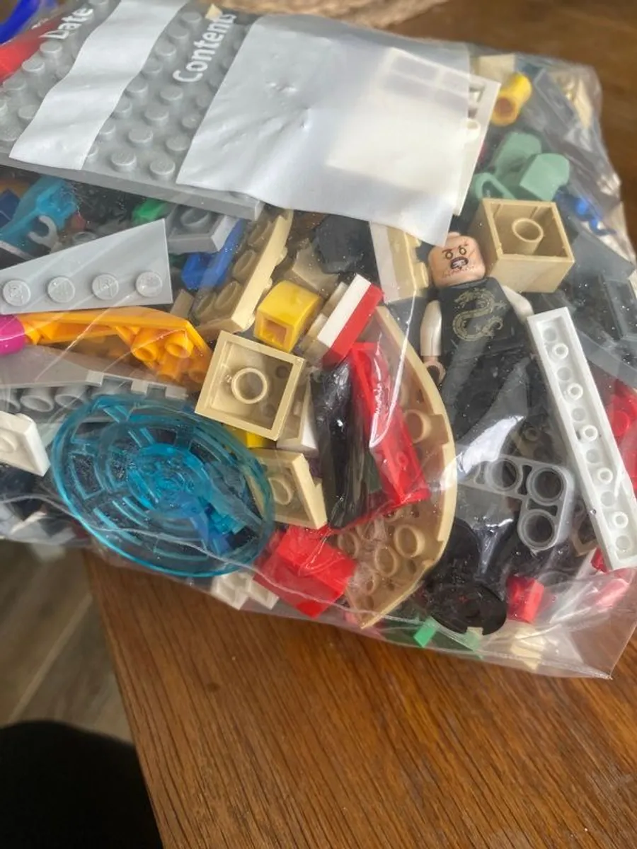 Bags of mixed lego blocks each bag is 1 kg - Image 3