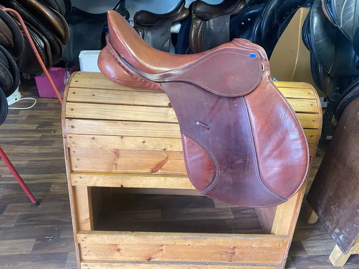 17.5 Chamberlain Leather saddle - Image 1