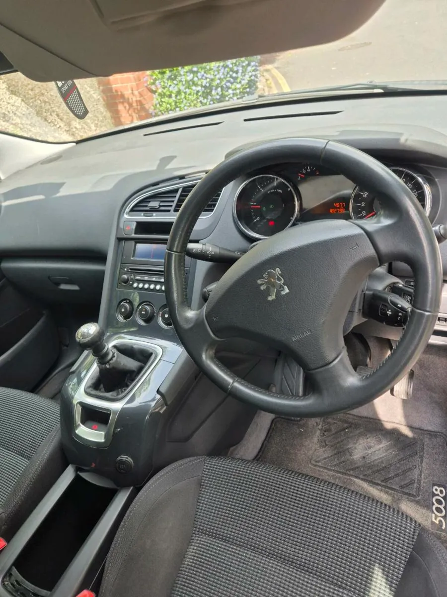 Car - Image 4