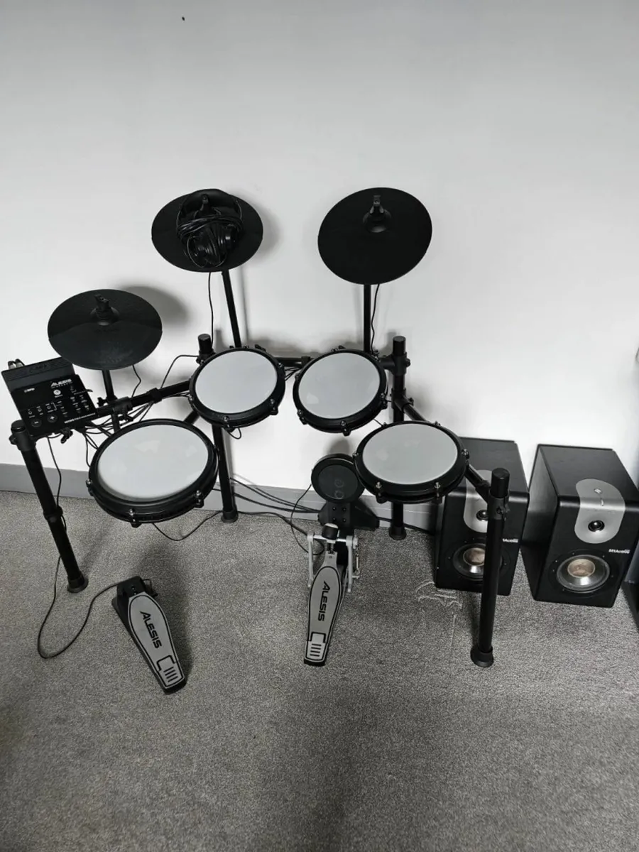 Alesis Nitro Max Electronic Drum Kit with Stool - Image 3