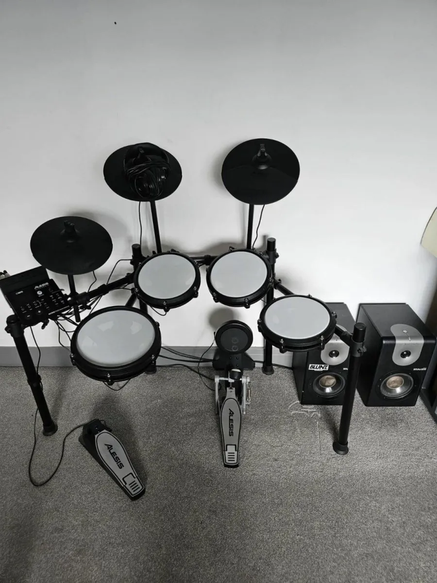 Alesis Nitro Max Electronic Drum Kit with Stool - Image 4
