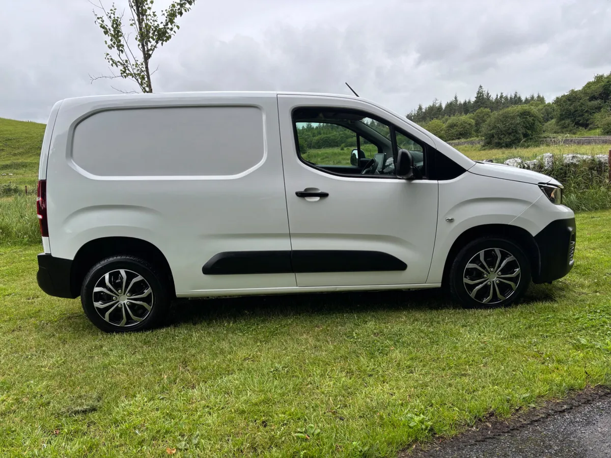 2020 Peugeot partner professional - Image 4