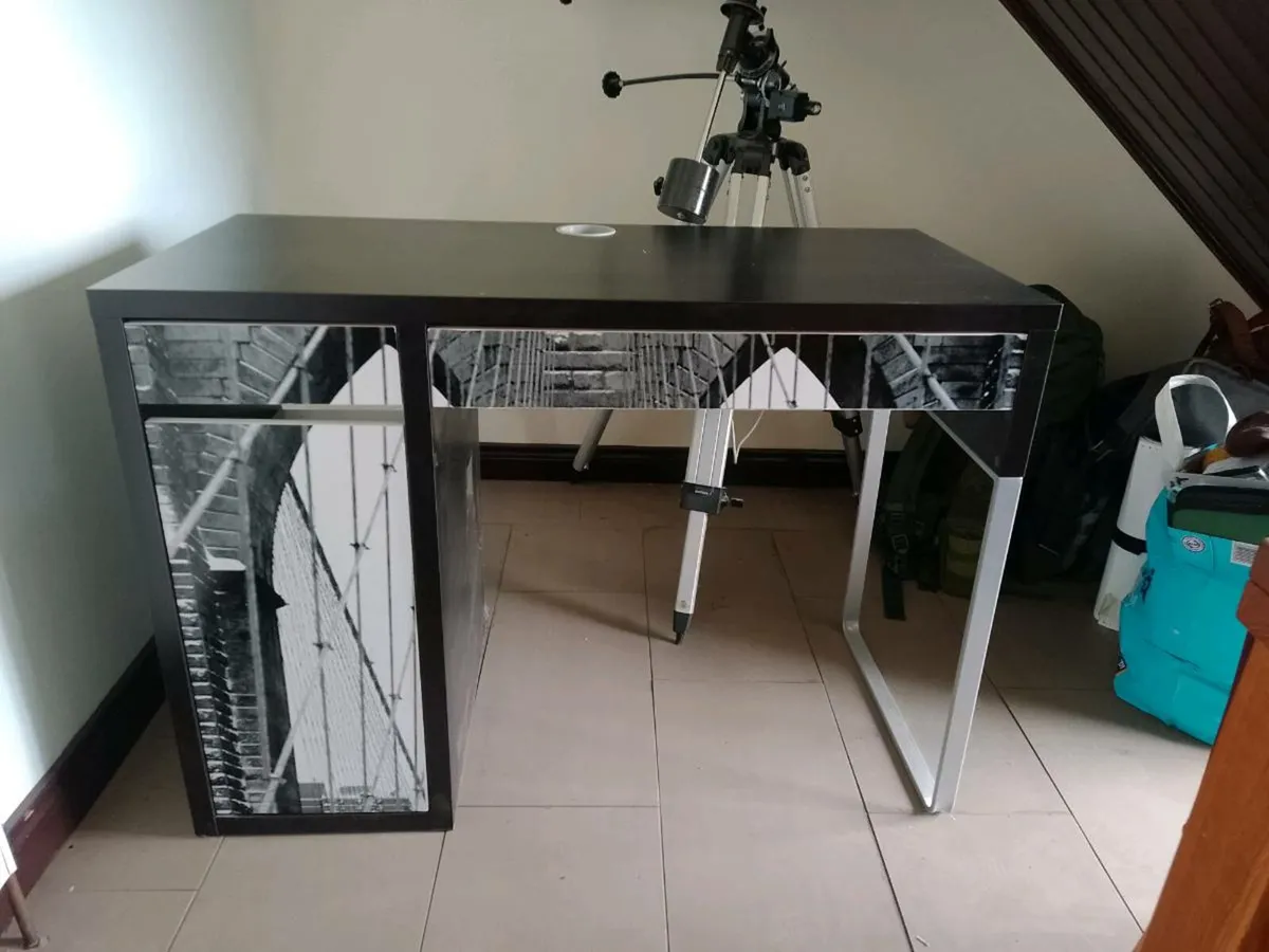 Desk - Image 2