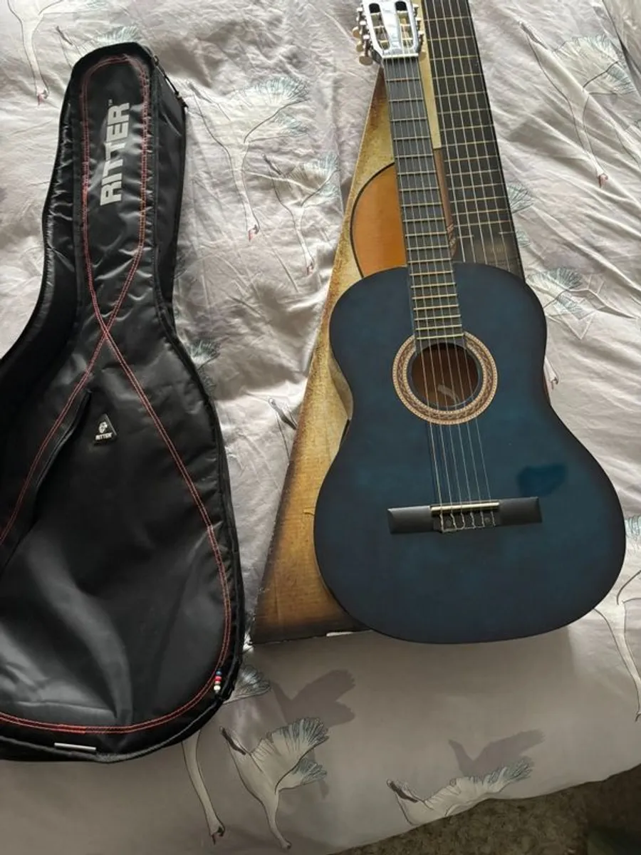 classic guitar and case - Image 3