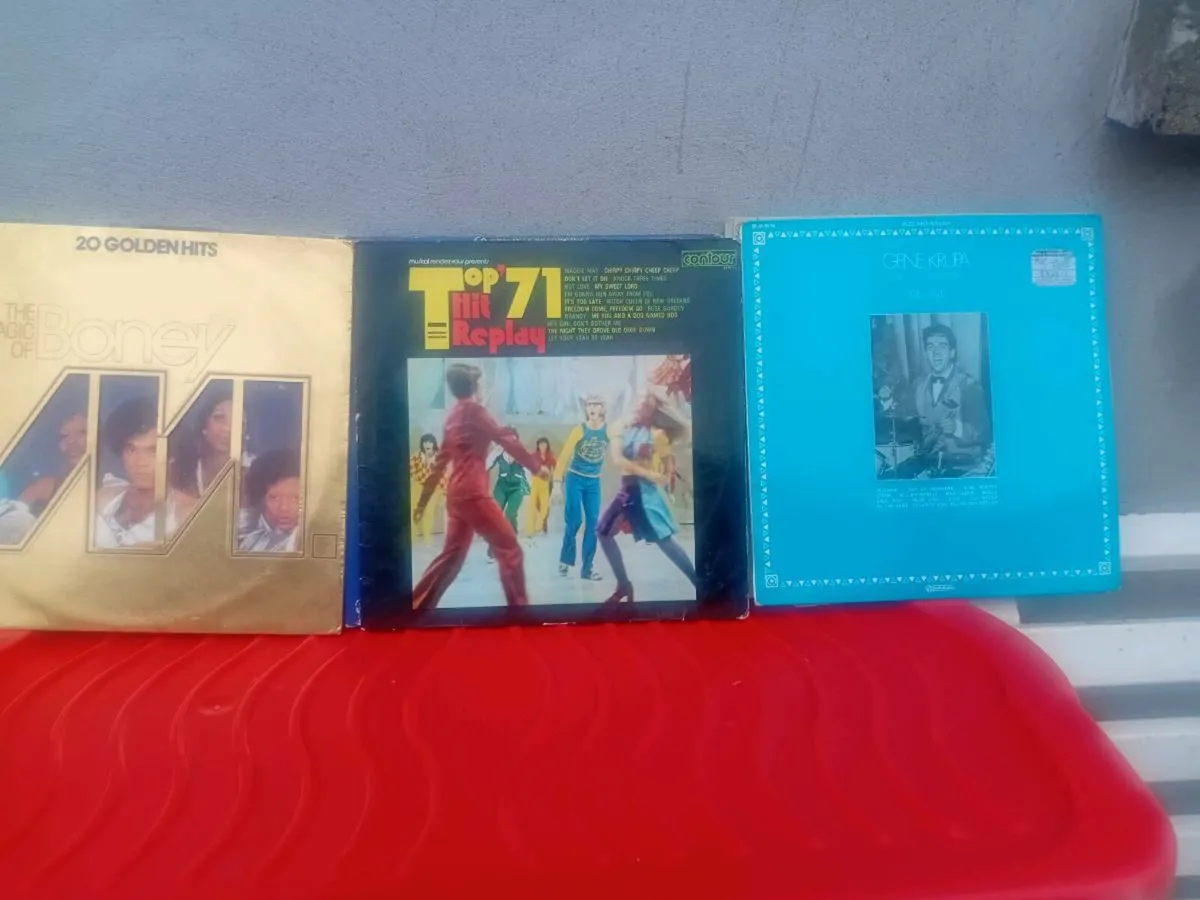 Records - Image 1