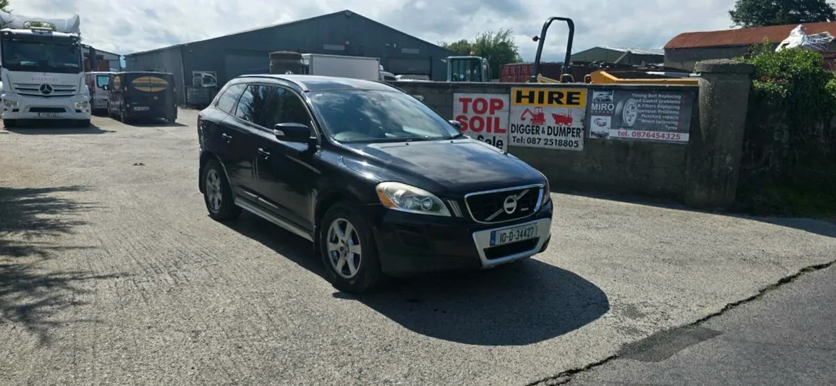 VOLVO XC60 2.0D SUV BLACK - Image 1