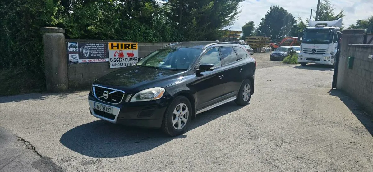VOLVO XC60 2.0D SUV BLACK - Image 4