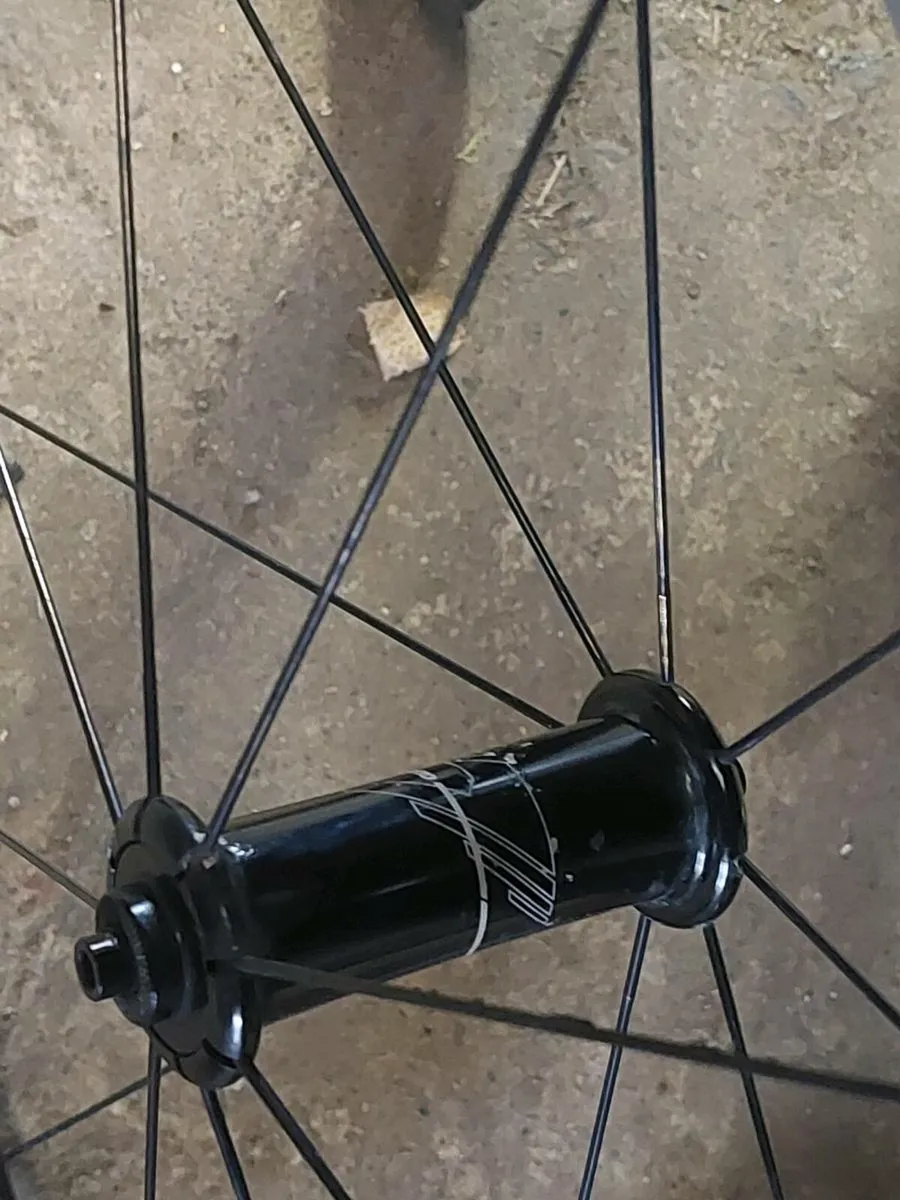 Giant SLR hubs - Image 2